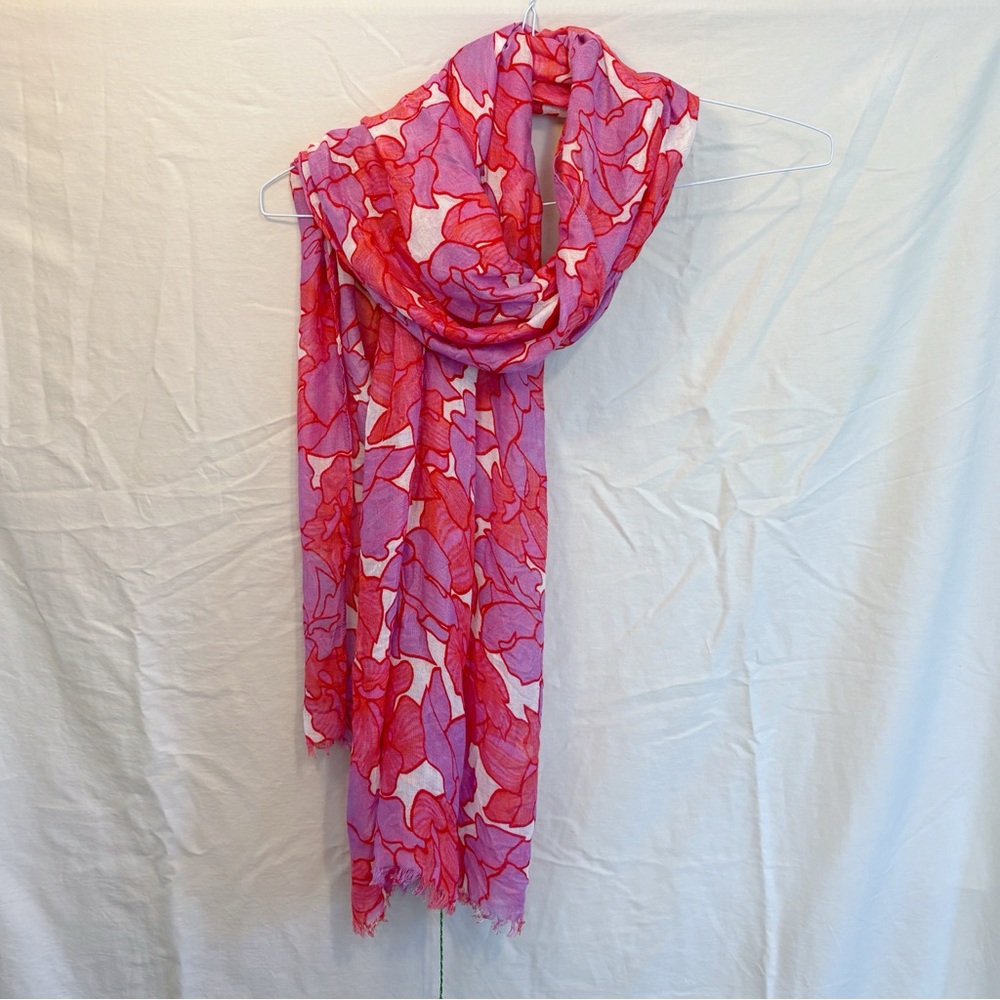 SOLD NWT Vera Bradley Scarf in Paradise Floral Lilac - Picture 2 of 6